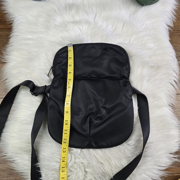 Lululemon crossbody bag - Picture 7 of 12